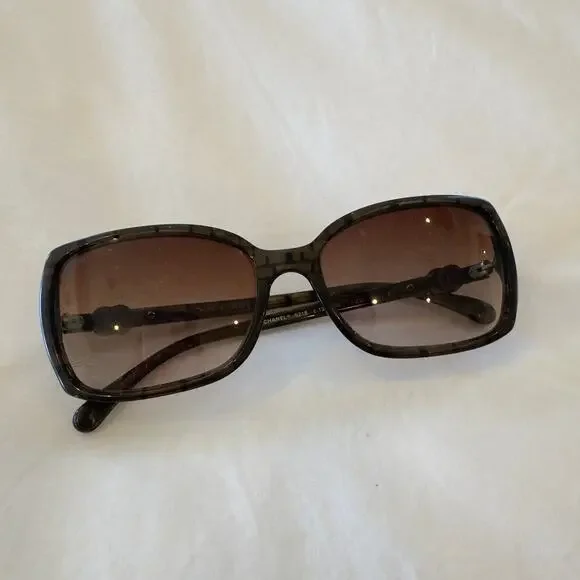 Authentic Chanel 5218 c1305/3B Y2K Sunglasses 54 16 Paris Hilton Style - Picture 1 of 7